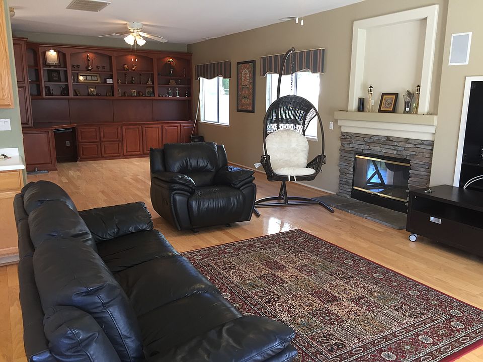 1st image of 3045 S Buena Vista Ave
