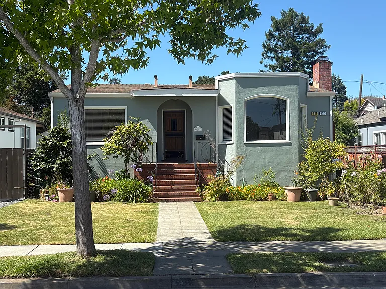 921 Laguna Ave — Photo 1