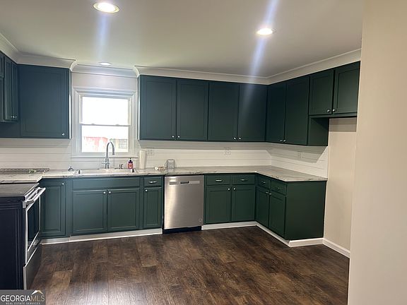 5th image of 360 Warren Rd NE