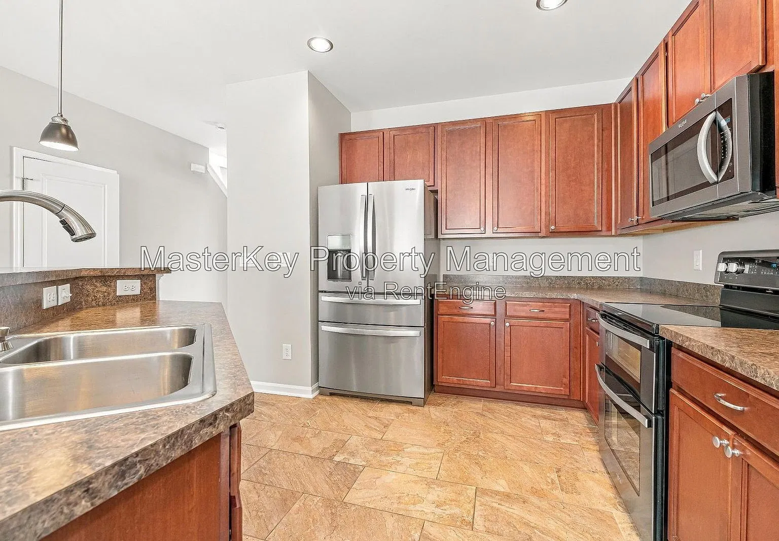 3 bed, 2.5 bath, 1416 sqft, $2,050 — Photo 2