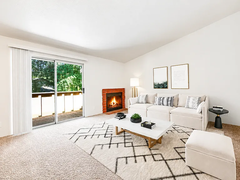 Sherwood Glen — Photo 10