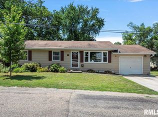 403 E Laurel Dr, Jacksonville, IL 62650