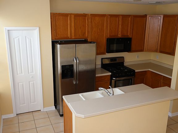 2nd image of 3019 Pointeview Dr
