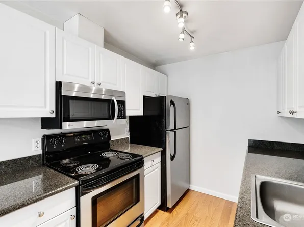 1146 N 91st St APT 103, Seattle, WA 98103