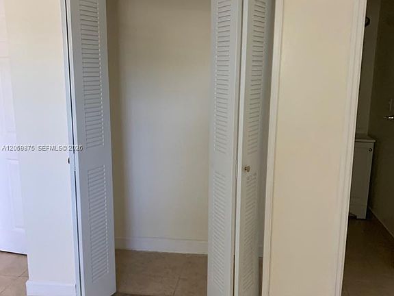 3rd image of 1471 NE 170th St APT 123A
