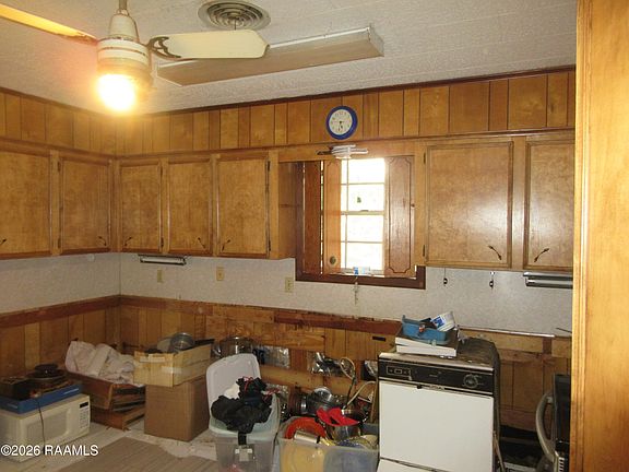 2nd image of 102 Chicot Park Rd