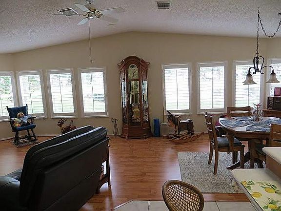 4th image of 35 Bluewater Lake Cir