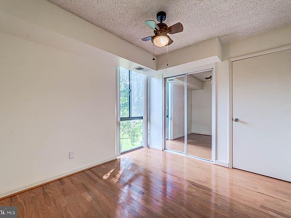 5th image of 2311 Pimmit Dr APT 307