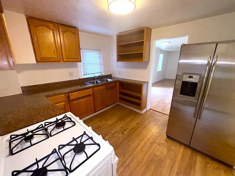 519 S El Paso St — Photo 1