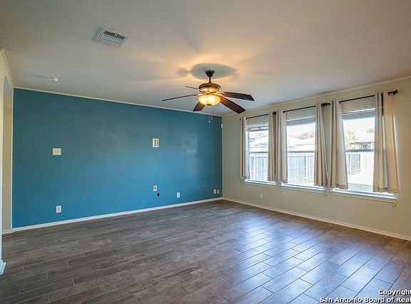 4th image of 232 Goliad Dr
