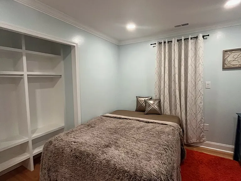 Willow Hill Dr — Photo 3