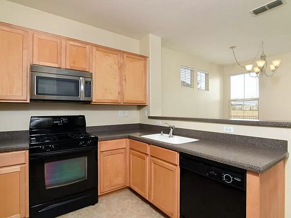 4th image of 1504 Esplanade Cir