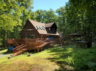 131 Dogwood Dr, Hawley, PA 18428