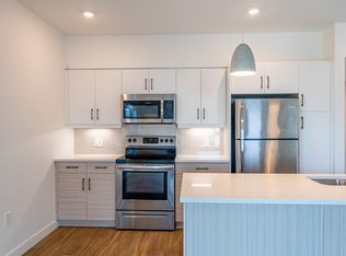 20 Walker Ct #221, Winnipeg, MB R3L2G5