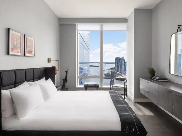 252 South Street image 3 of 12