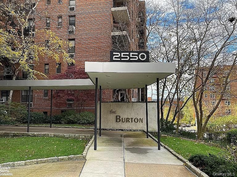 1st image of 2550 Independence Avenue #2M