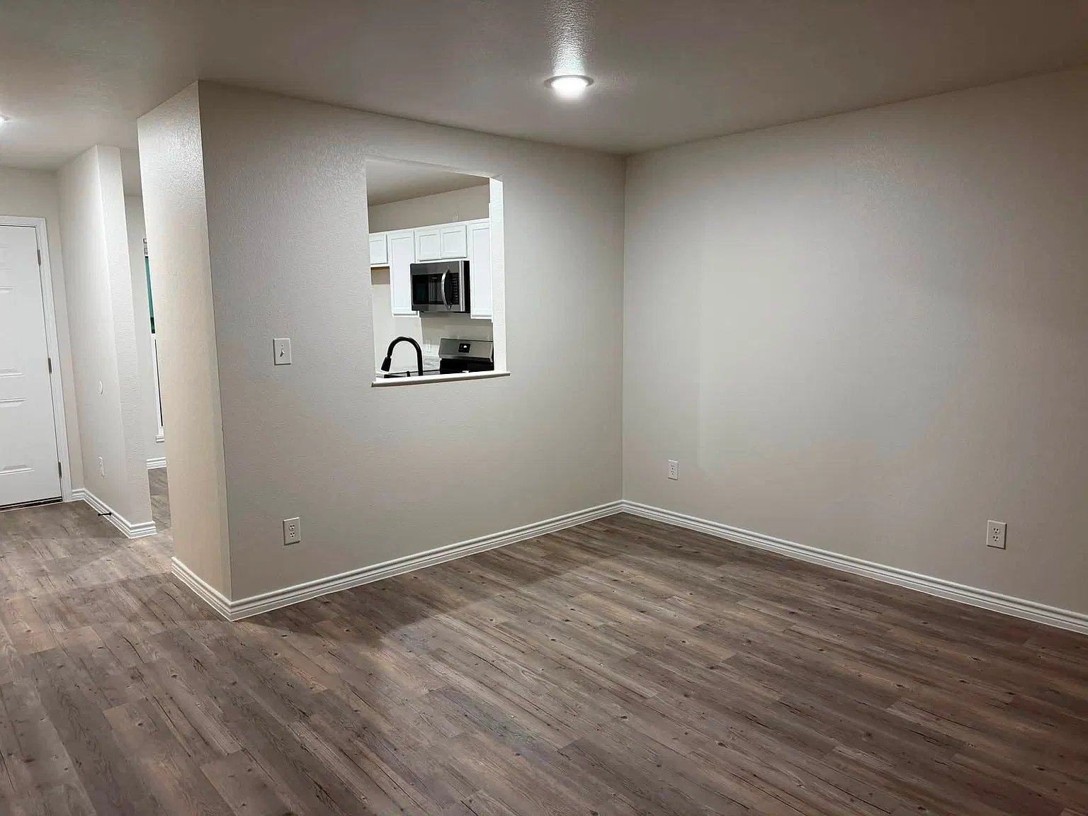 2 bed, 1289 sqft, $1,650 — Photo 4