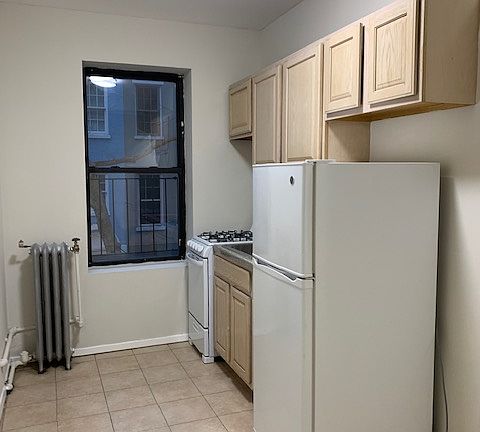 5th image of 183 Sullivan St APT B1