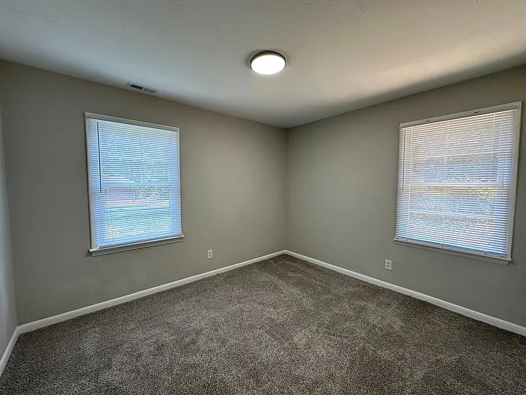 296 Decatur Dr — Photo 16