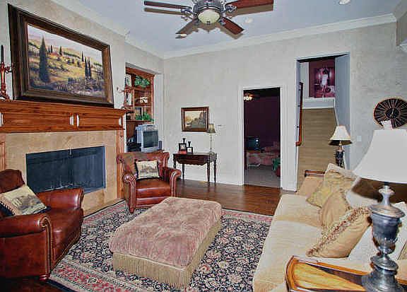 4th image of 5507 Lago Vista Ln