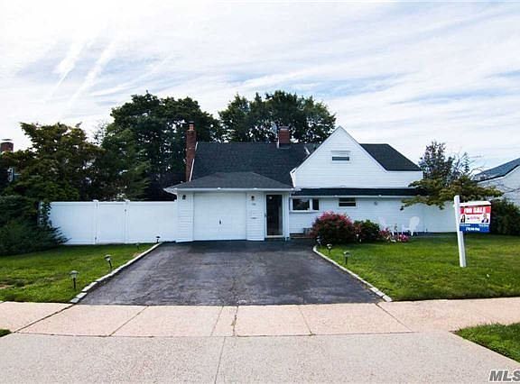 4th image of 98 Brittle Ln