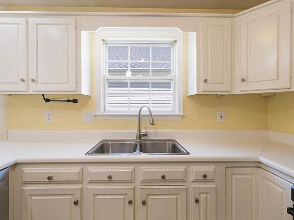 5th image of 9608 Waycross Cir