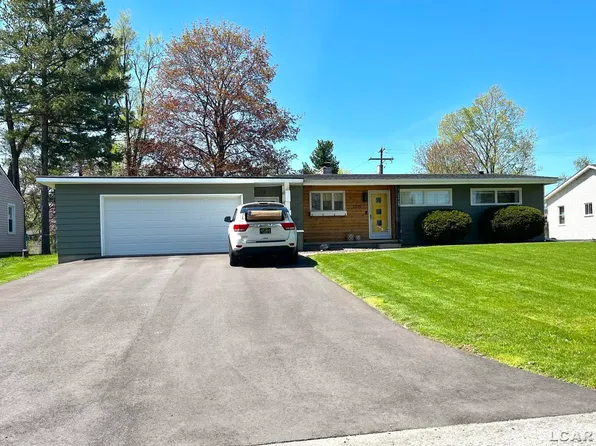 2378 Kenwood Dr, Adrian, MI 49221
