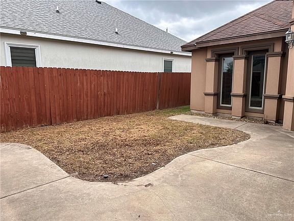 3rd image of 4405 Wisteria Ave