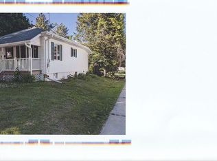 34 18th St, Clintonville, WI 54929