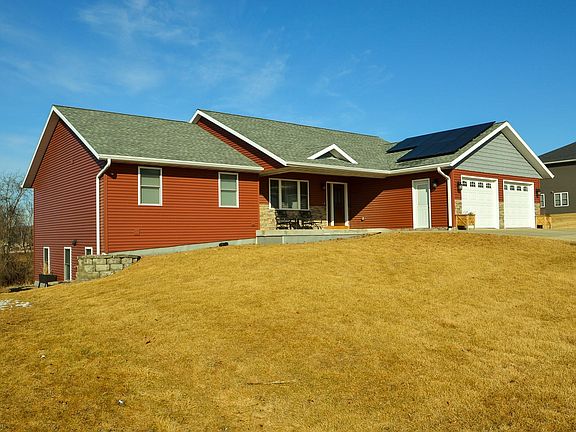 3rd image of 304 Diamond Oaks