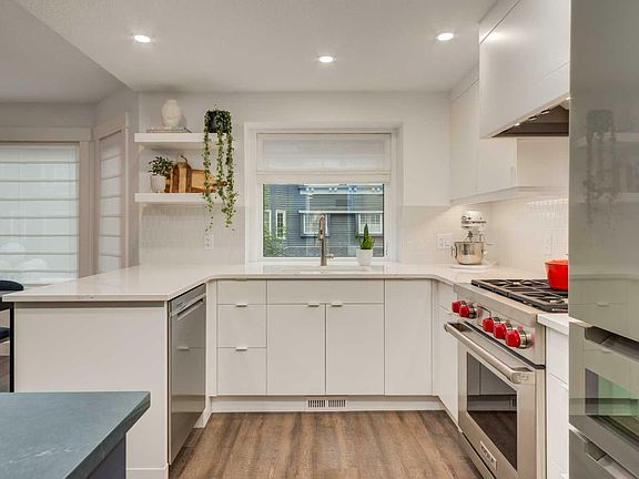3rd image of 218-4037 42nd St NW #218