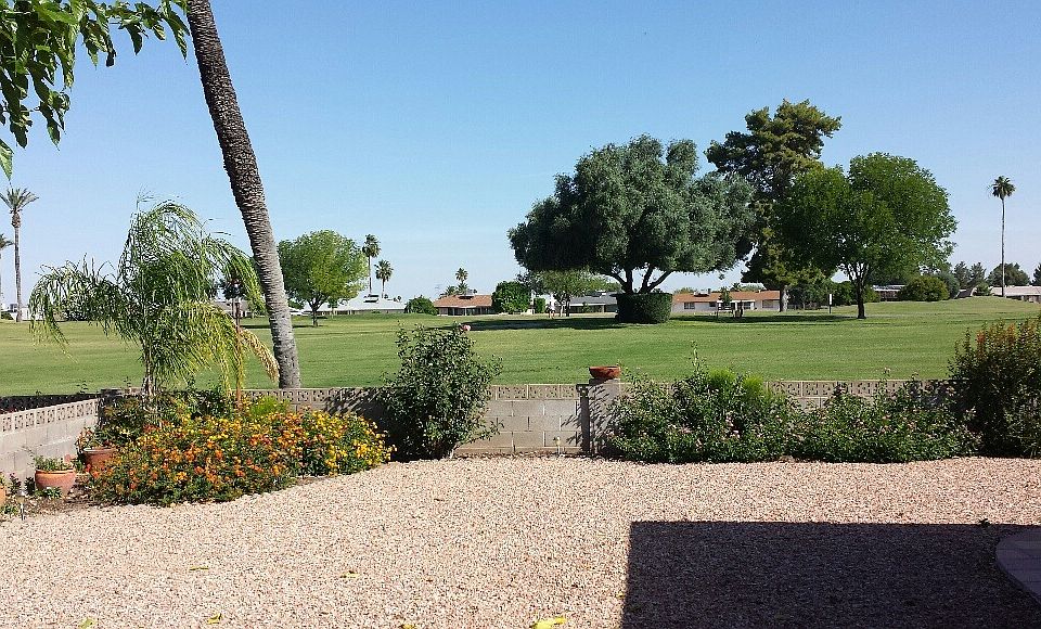Back Yard golfcourse access