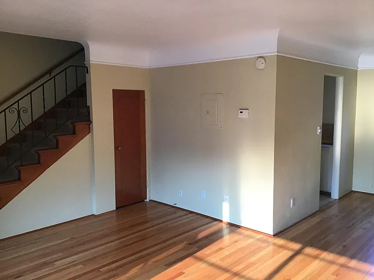 1537 SE 30th Ave — Photo 3