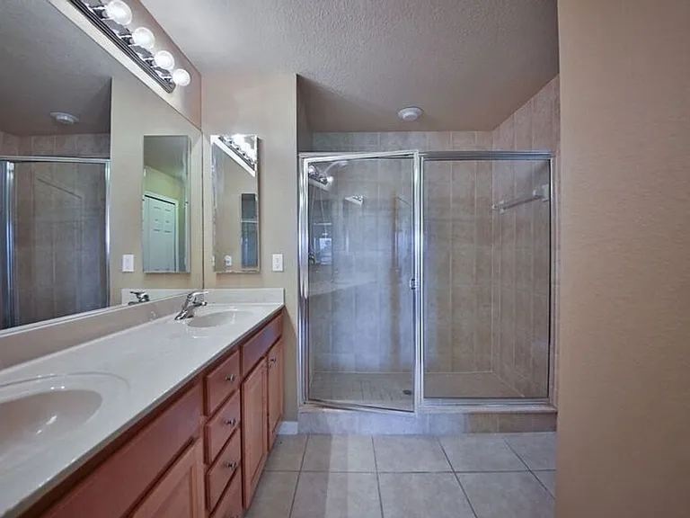 Santa Barbara Villas - Move in Special — Photo 54