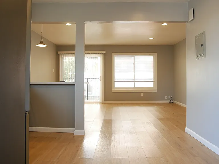 1109 Parker St #4 — Photo 3