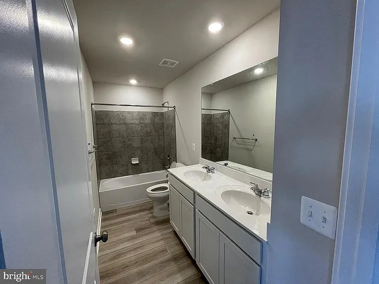 2244 Barhill Way — Photo 13