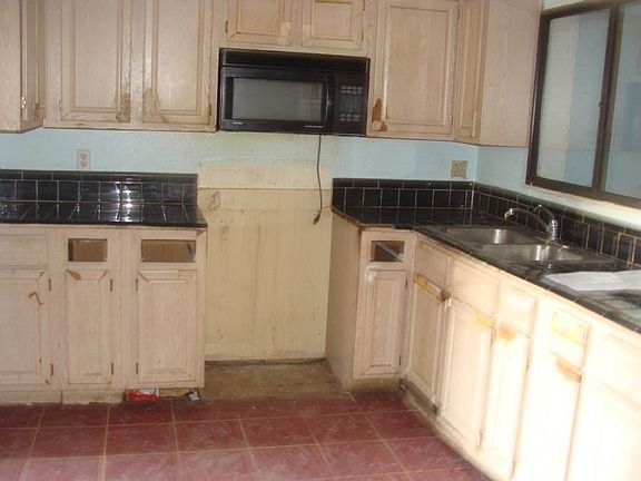 2nd image of 3937 W Montebello Ave
