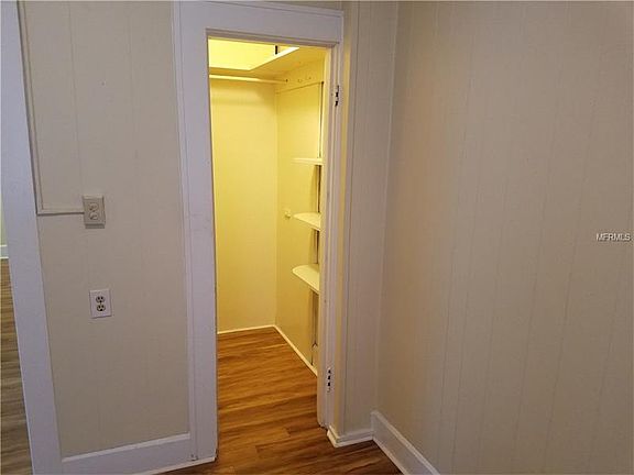 5th image of 144 9th Ave NE APT 1