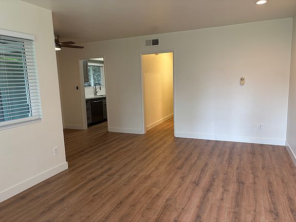 4th image of 146 D Ave APT B