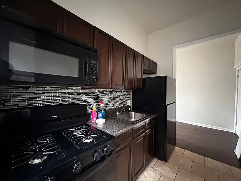 966 Summit Ave #31E — Photo 1