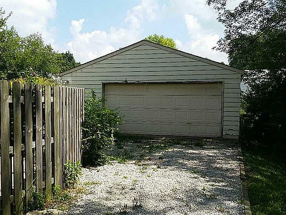 3rd image of 1615 N Moores Ct