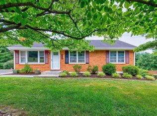 150 Knollwood Dr, Troutville, VA 24175