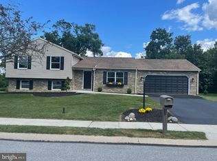 57 Brewster St, Hanover, PA 17331