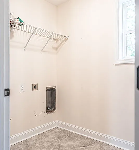 555 N Saylor St — Photo 16