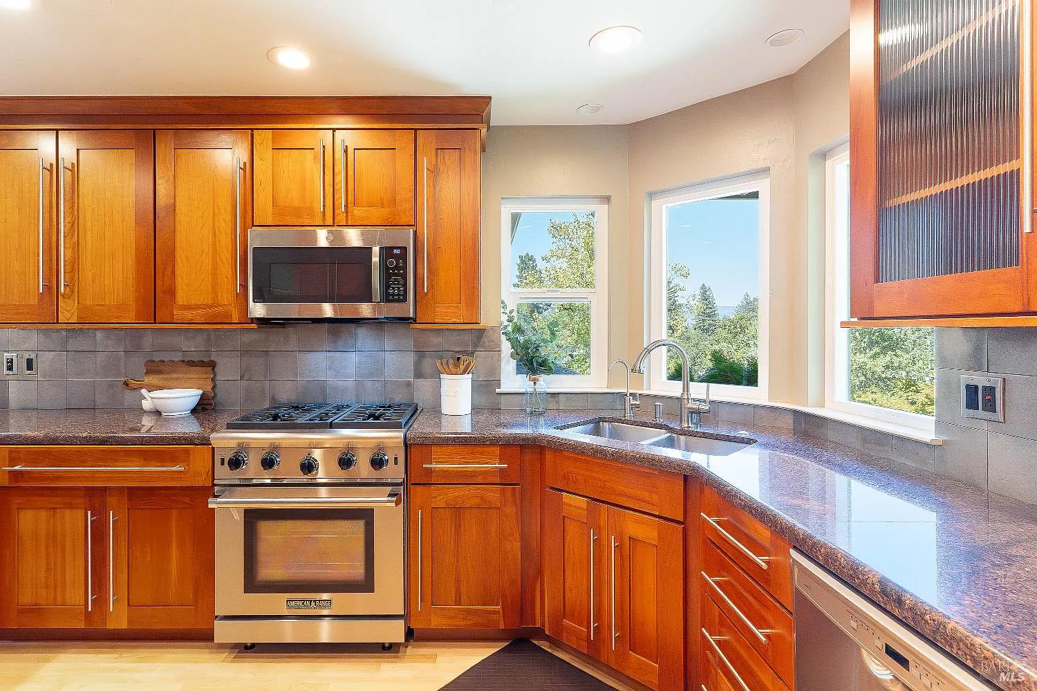 2851 Pinewood Drive - Photo 9