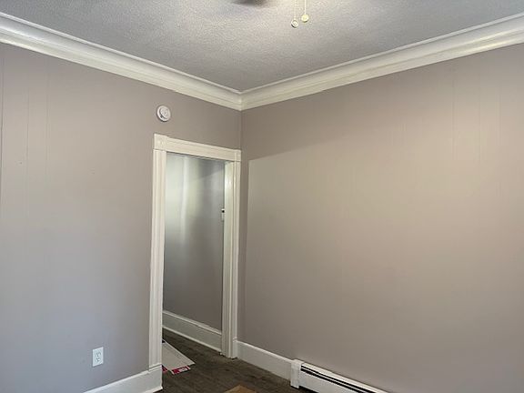 4th image of 44 Lincoln Ave APT 3