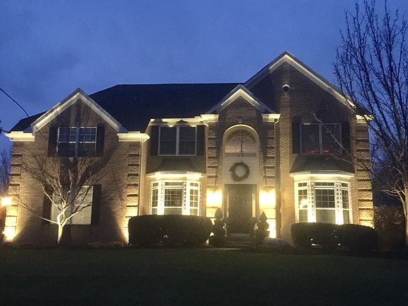2nd image of 2984 Darien Ln