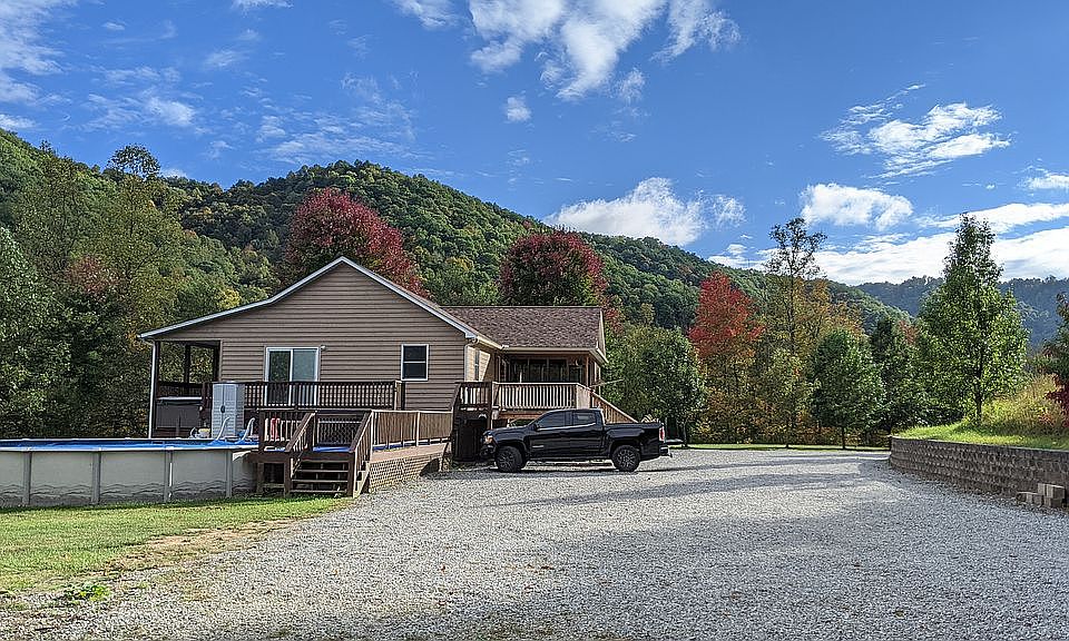 2nd image of 632 Clear Fork Rd