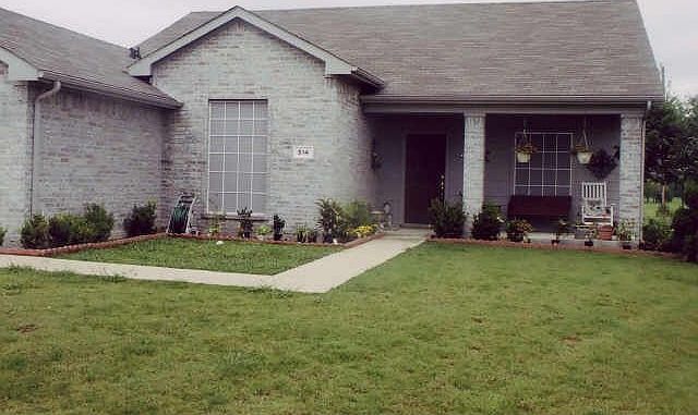 1st image of 514 Pin Oak Ln
