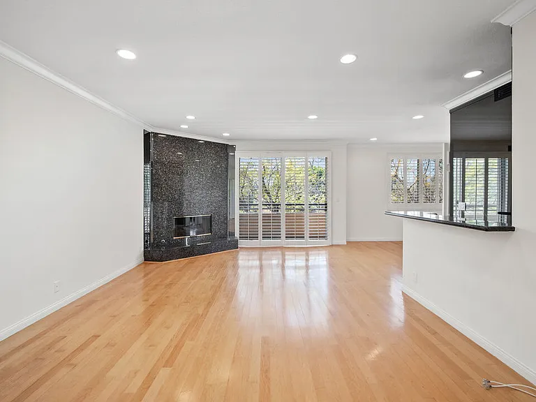 200 N Almont Dr #302 — Photo 9